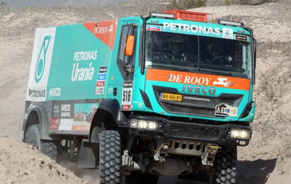 Comienza el Dakar 2015, suerte, Equipo Petronas De Rooy IVECO.Dakar 2015, Petronas De Rooy IVECO Team.