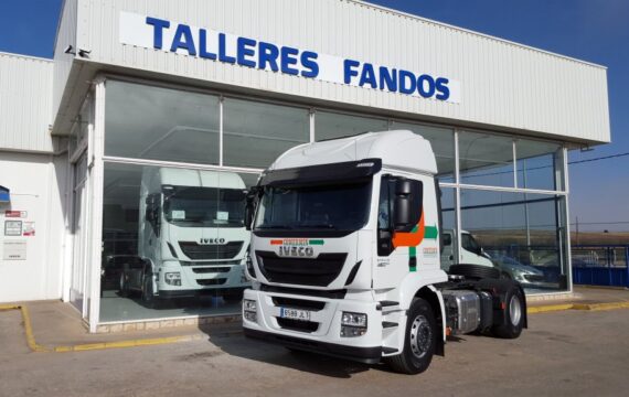 Entrega de cabeza tractora nueva IVECO en Alcorisa, Teruel.