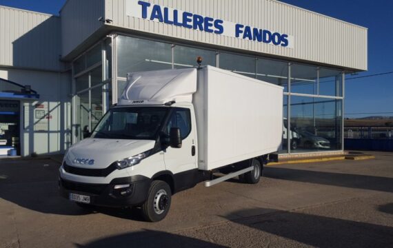 Entrega de furgoneta nueva IVECO 70C15.