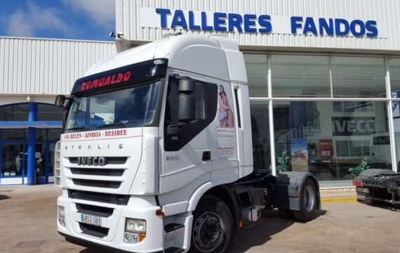 Entrega de cabeza tractora de ocasión IVECO en Teruel.