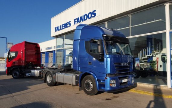 Entrega de cabeza tractora de ocasión IVECO para Lugo.