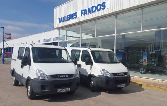 Entrega de dos furgones IVECO Family para Sevilla.