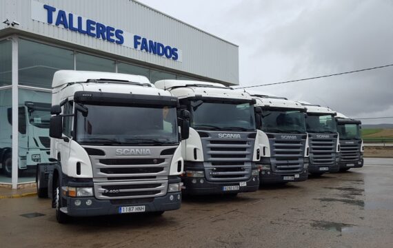 Más de 10 Scanias de diferentes modelos, años y precios.