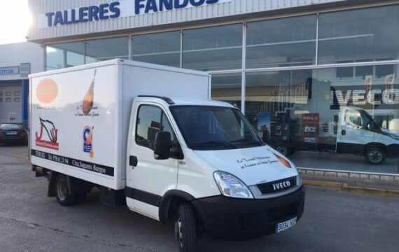 Entrega de furgoneta de ocasión  para Don Jate en Teruel.