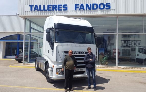 Entrega de cabeza tractora de ocasión  IVECO AS440S50TP  para Vilvestre del Pinar, Burgos.