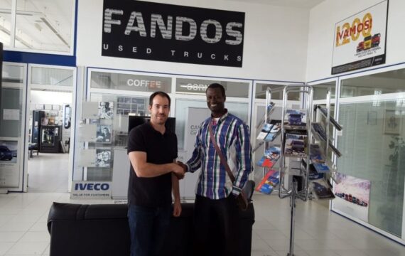 Entrega de un IVECO AS440S45TP para Senegal.