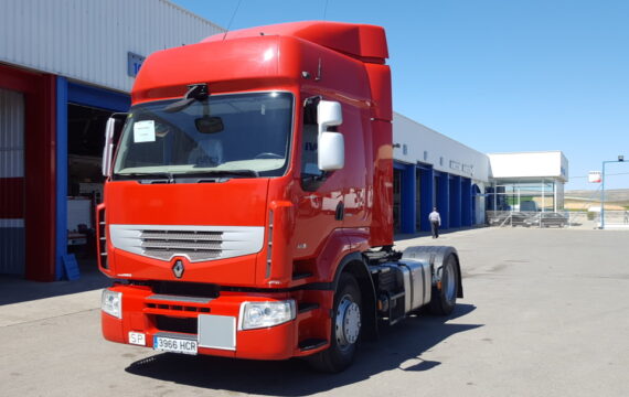 Entrega de cabeza tractora Renault Premium para Valladolid.