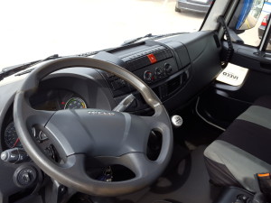 Camión de ocasión IVECO ML100E22K, de 2 ejes del año 2010, con 75.228km, con caja basculante 