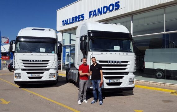 Entrega de 2 tractoras de ocasión IVECO AS440S46TP para Lleida