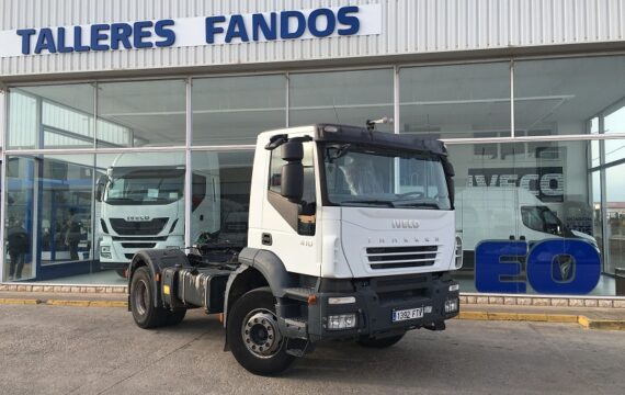 Entrega cabeza tractora IVECO Trakker para Valencia.