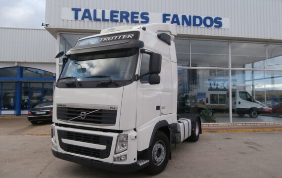 Entrega de tractora de ocasión VOLVO FH13 para Mora de Rubielos en Teruel.