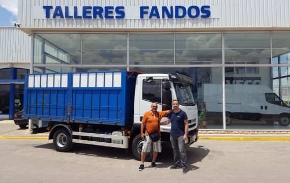 Entrega de IVECO Eurocargo ML100E22K para Italia.