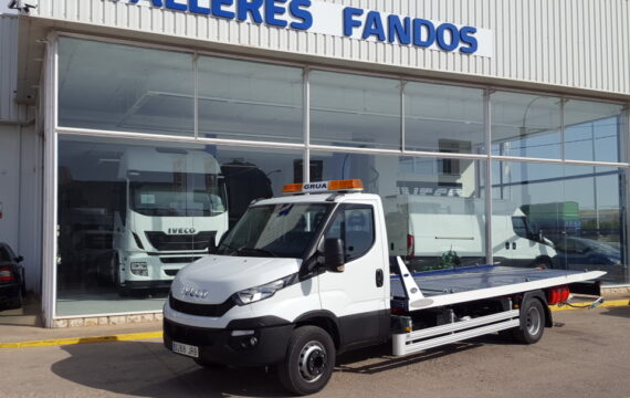 Entrega de furgoneta nueva IVECO Daily 70C17 en La Puebla de Valverde en Teruel.