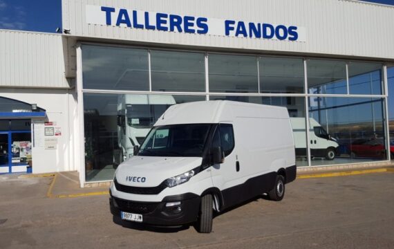 Entrega de furgón seminuevo IVECO para Paterna, Valencia.