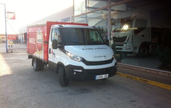 Entrega de furgoneta nueva IVECO 35C15 para nuestros amigos de Amela y Martin.