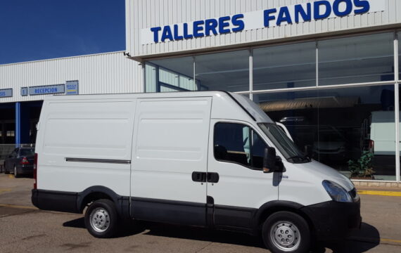 Entrega furgón de ocasión IVECO 35S13 a nuestros amigos de Barbastro Huesca.