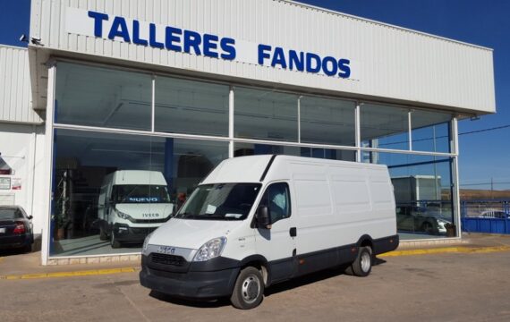 Entrega de furgón IVECO 35C13V de 15m3 para Alcañiz.