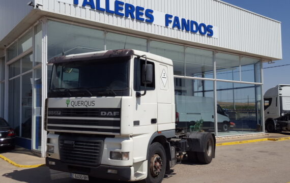 Exportación de tractora de ocasión DAF XF95.380 para Mali.