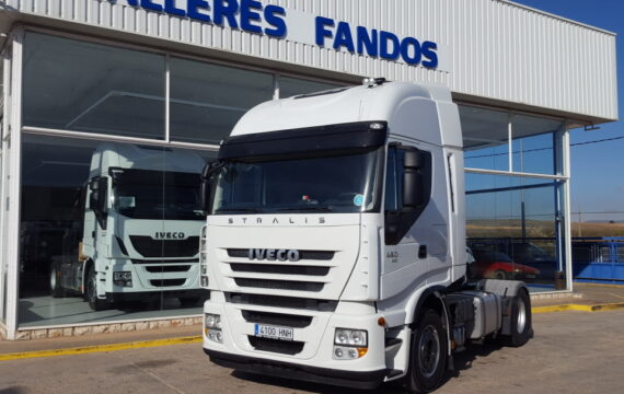 Entrega de cabeza tractora de ocasión IVECO AS440S46TP año 2012 para Sevilla.