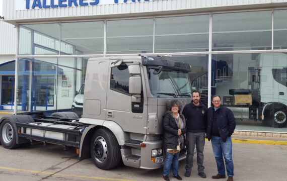 Entrega tractora IVECO de ocasión portacoches.