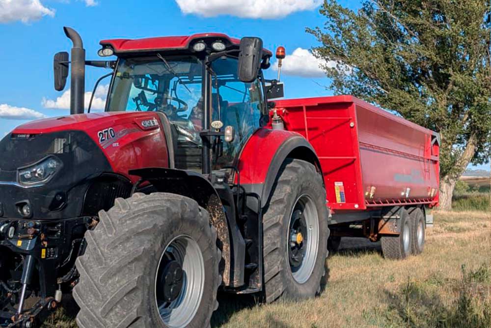 Second hand tractors in FANDOS